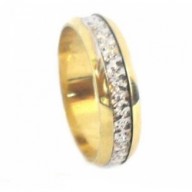 Aliança em Ouro Amarelo e Branco Personalizado com brilhantes na feminina.